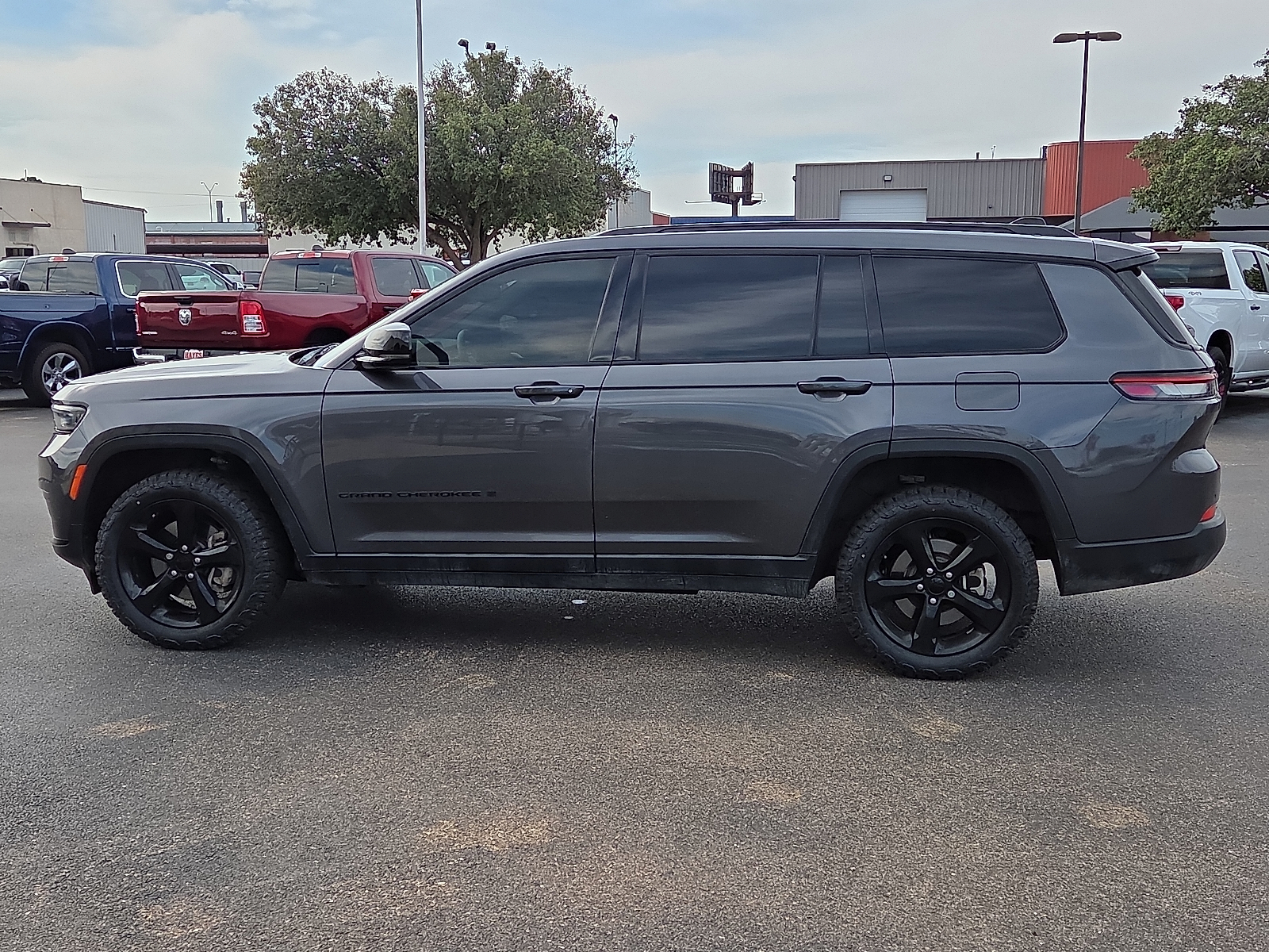 View Jeep Grand Cherokee L details