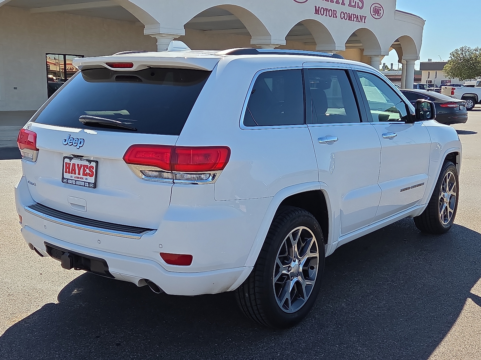 View Jeep Grand Cherokee details