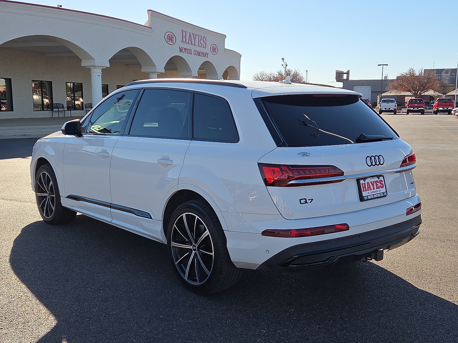 View Audi Q7 details