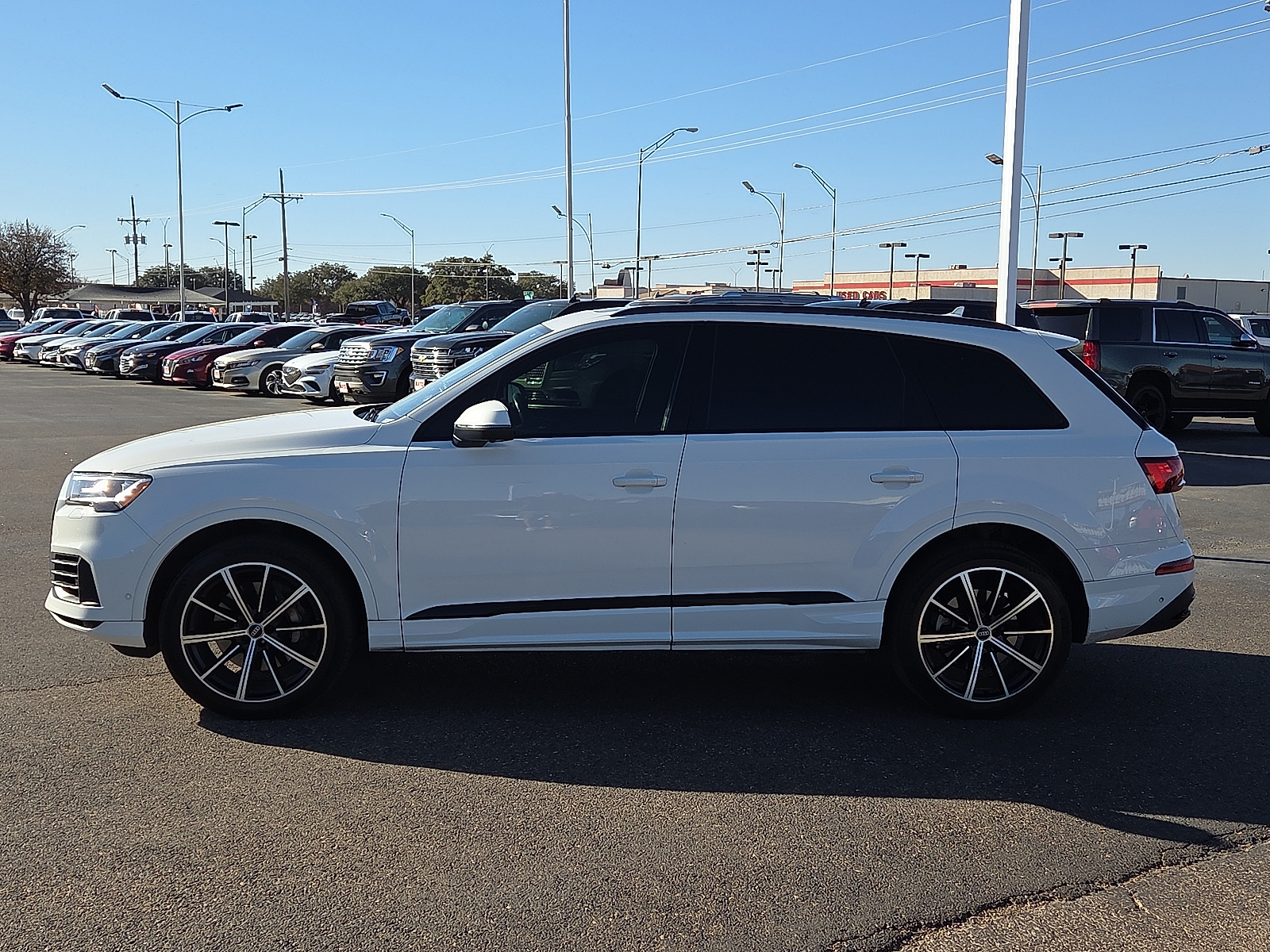 View Audi Q7 details