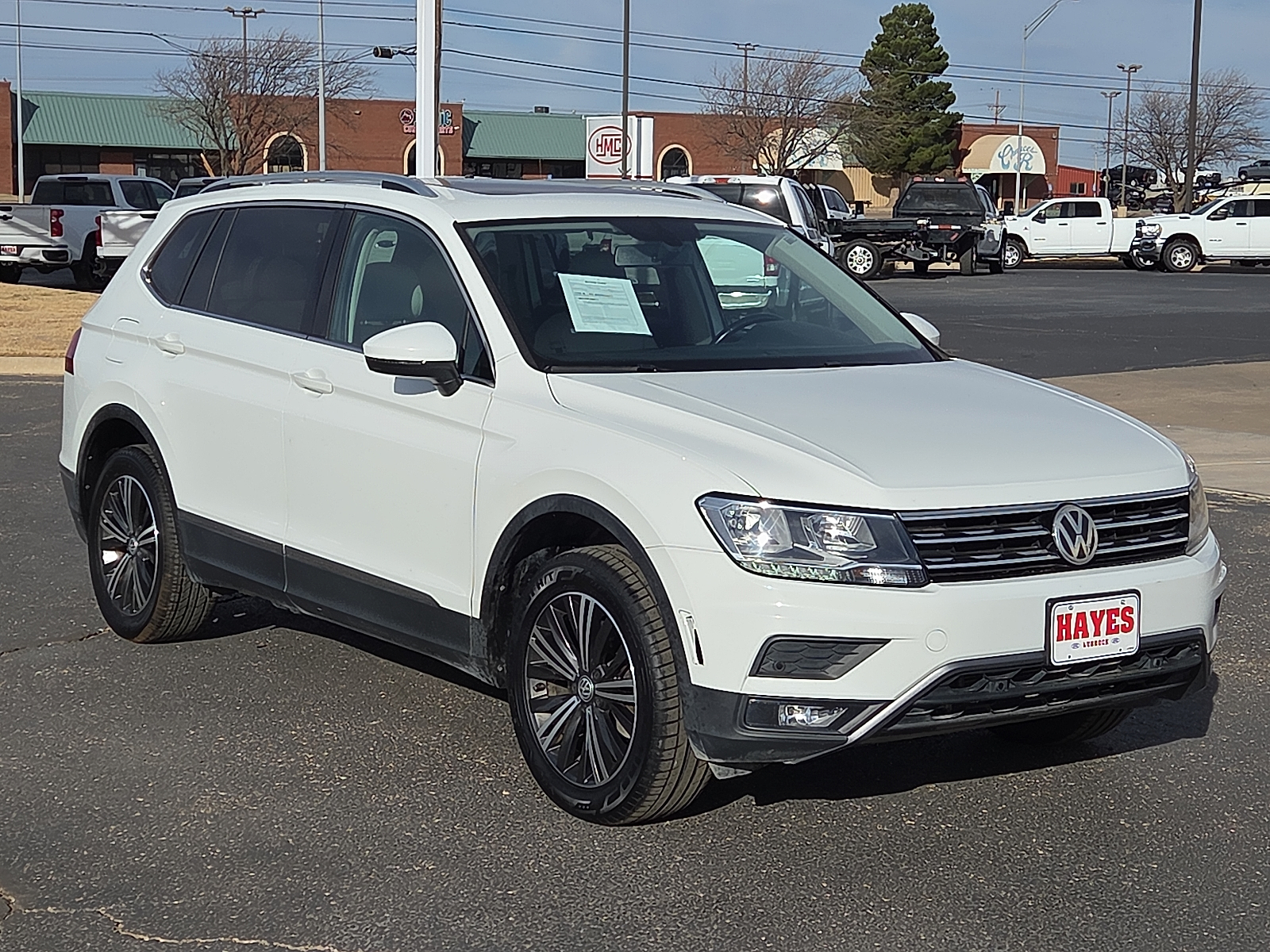 View Volkswagen Tiguan details