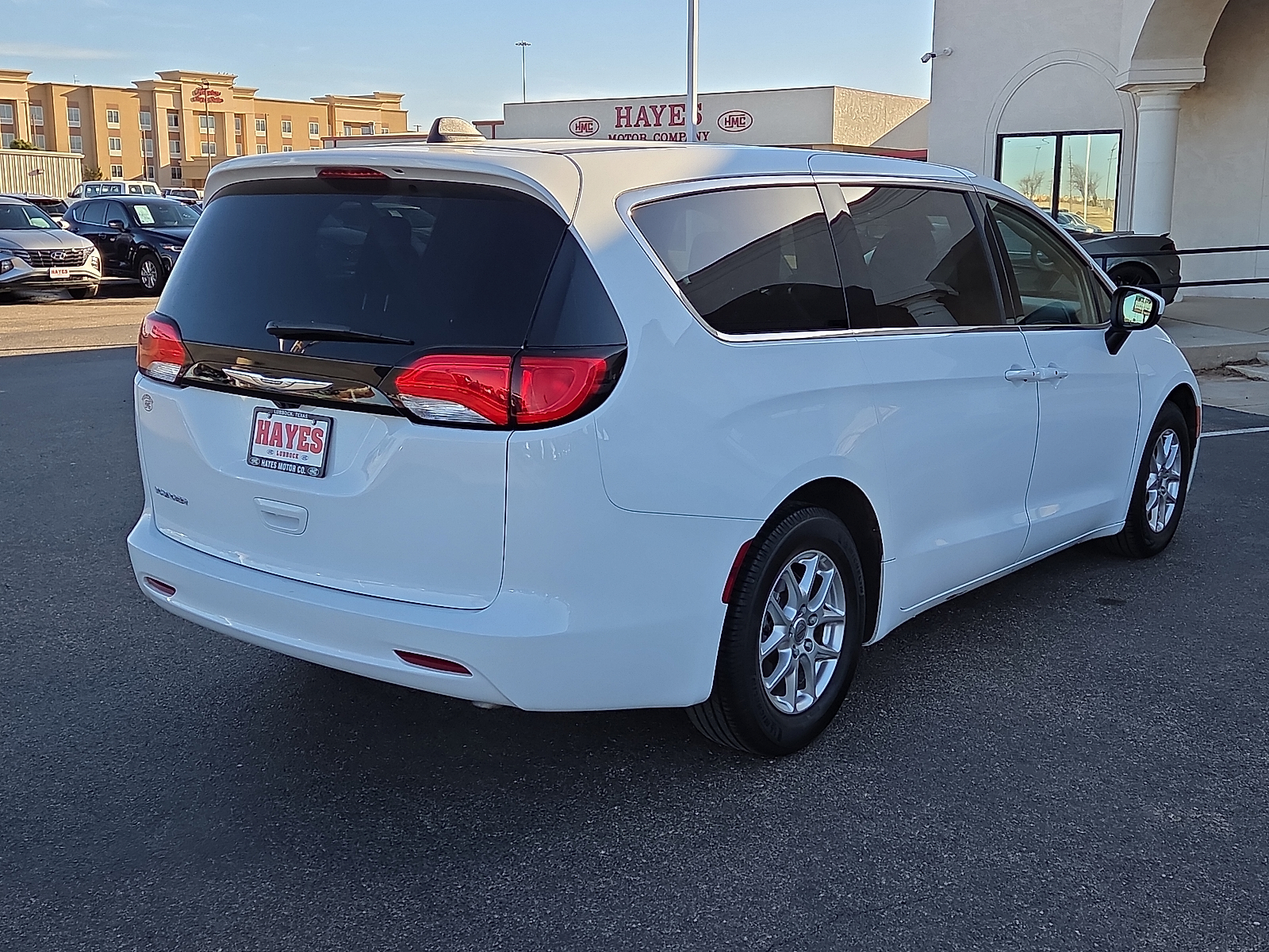 View Chrysler Voyager details