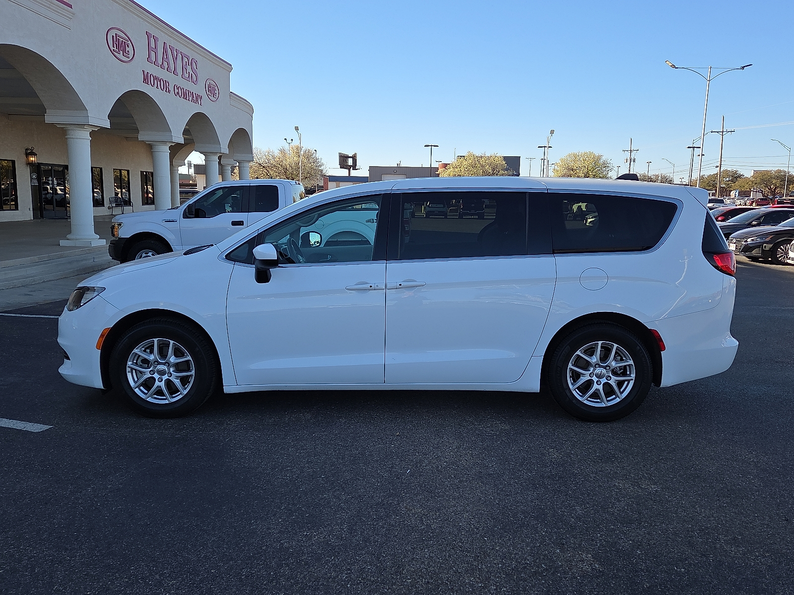 View Chrysler Voyager details