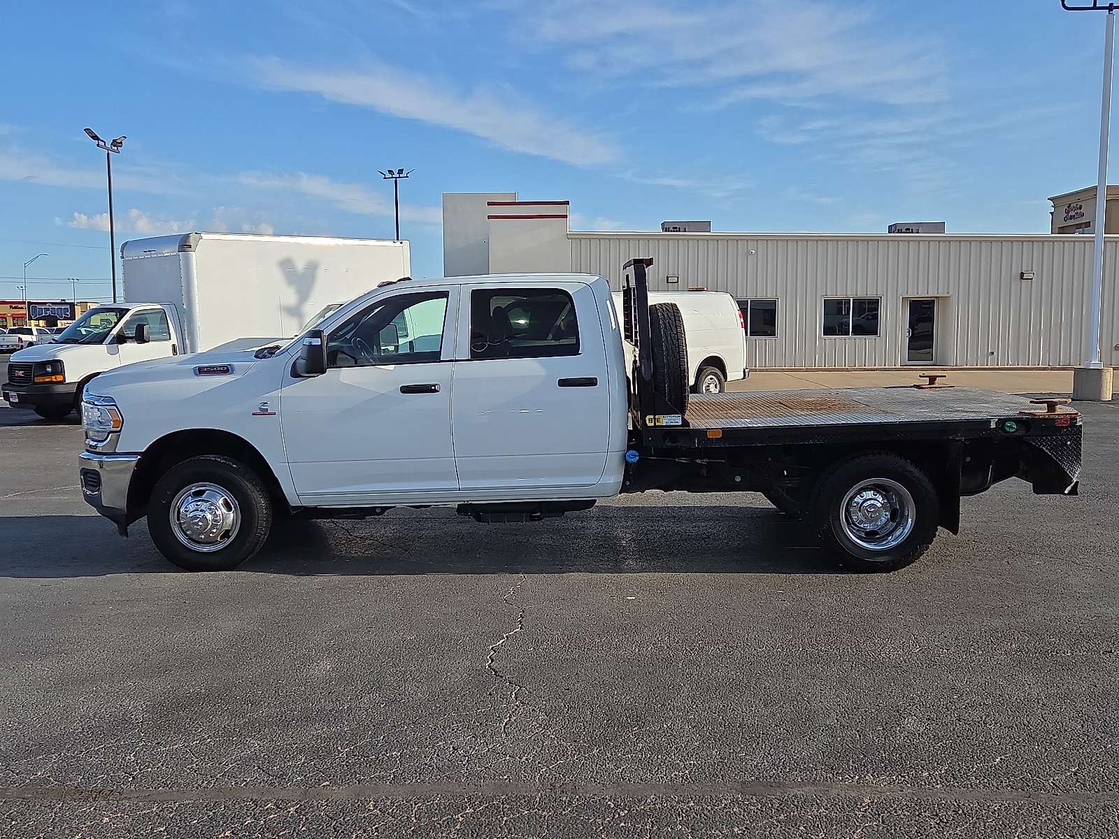 View RAM 3500 Chassis details