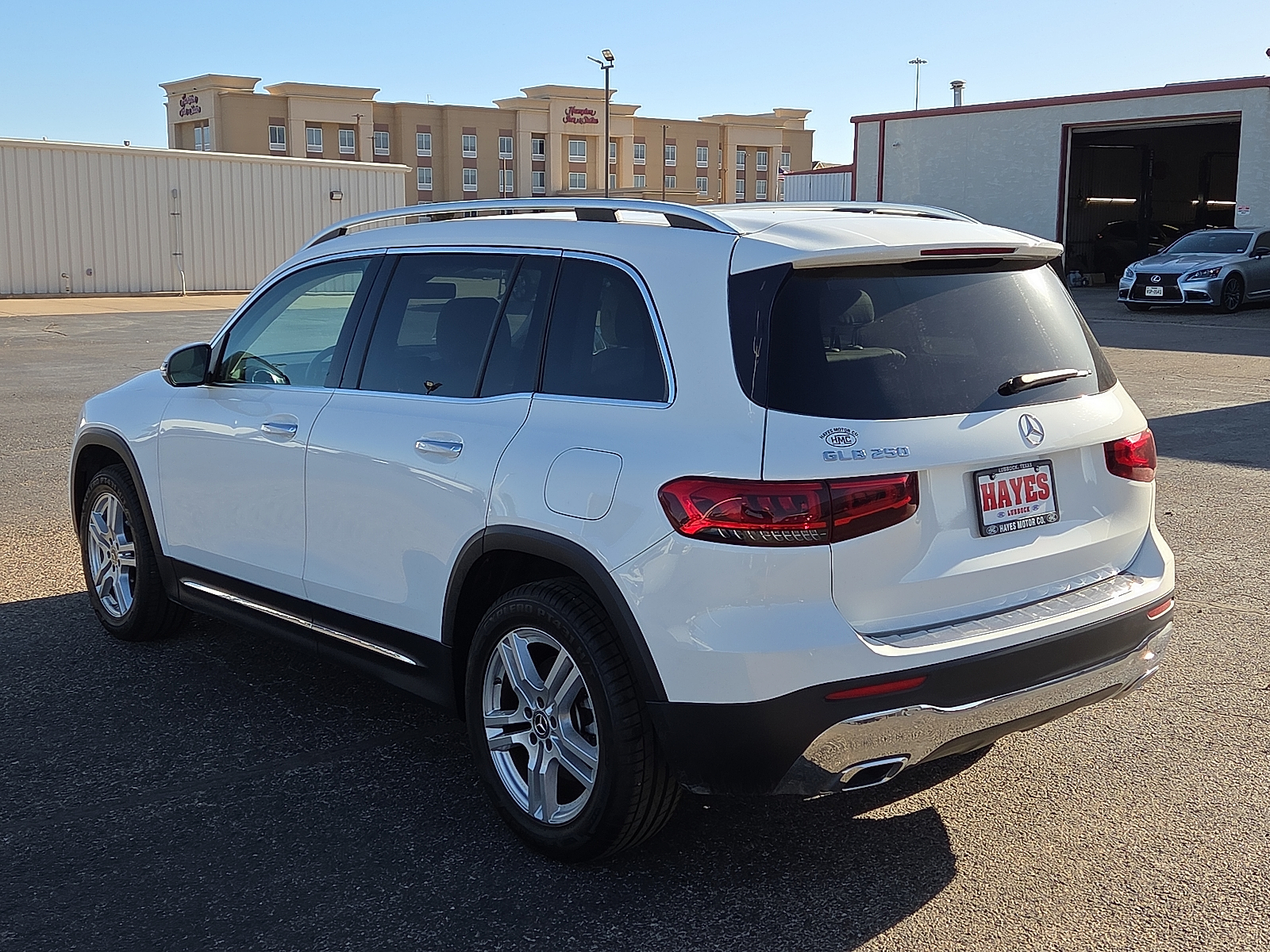 View Mercedes-Benz GLB 250 details