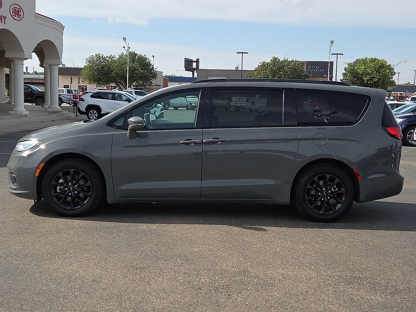 View Chrysler Pacifica details