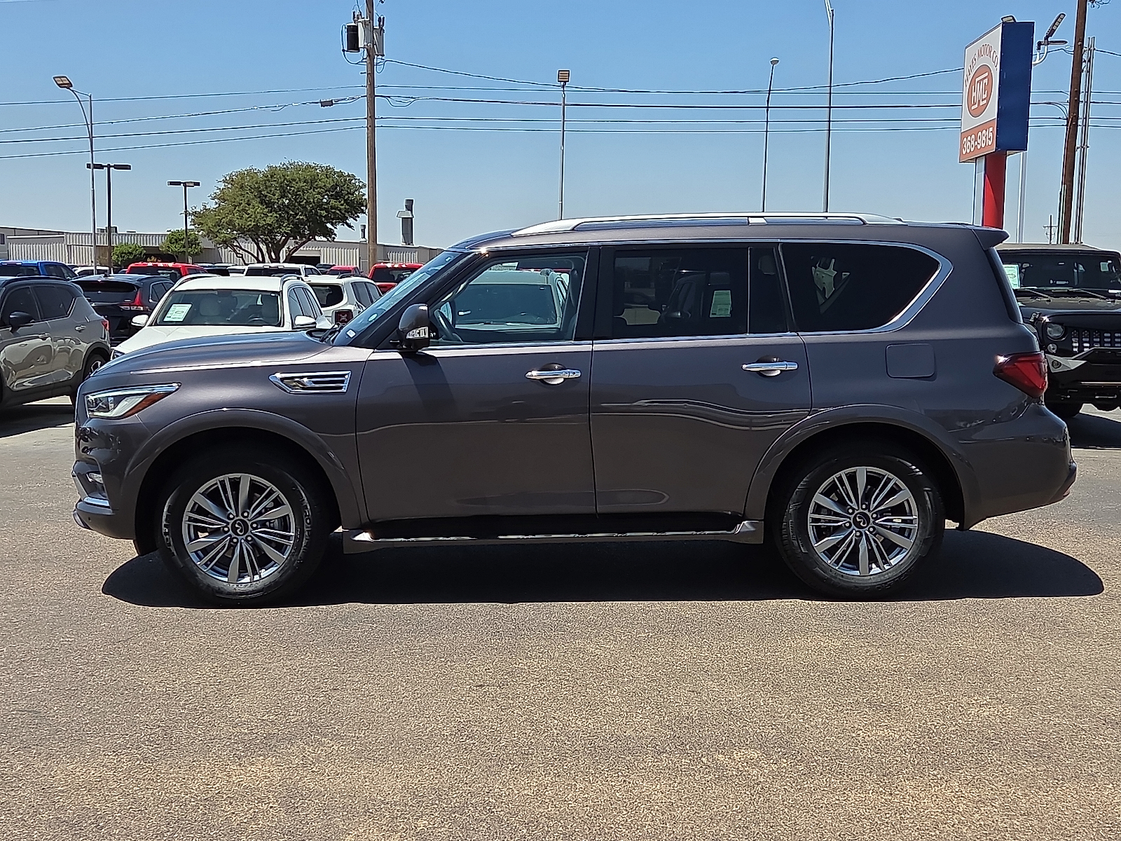 View INFINITI QX80 details