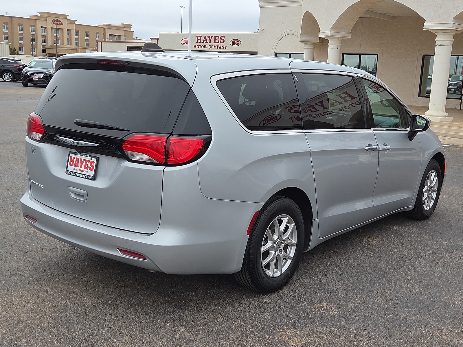 View Chrysler Voyager details