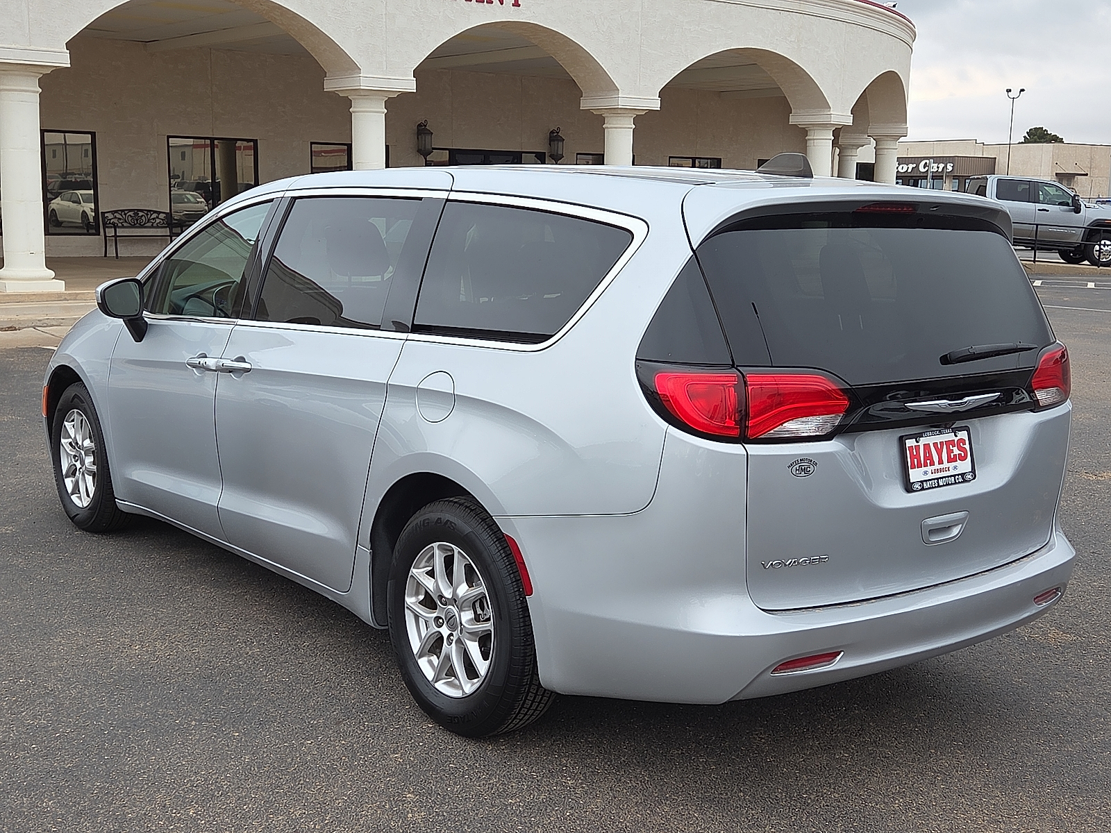 View Chrysler Voyager details