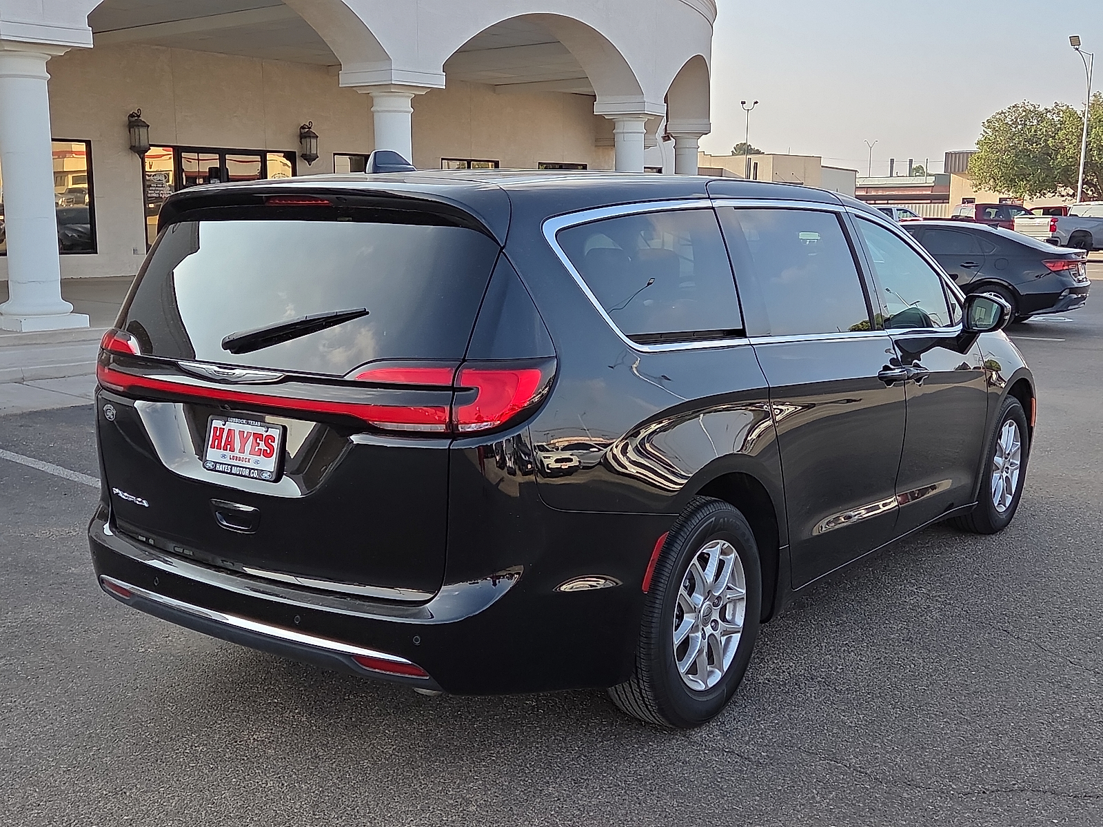 View Chrysler Pacifica details