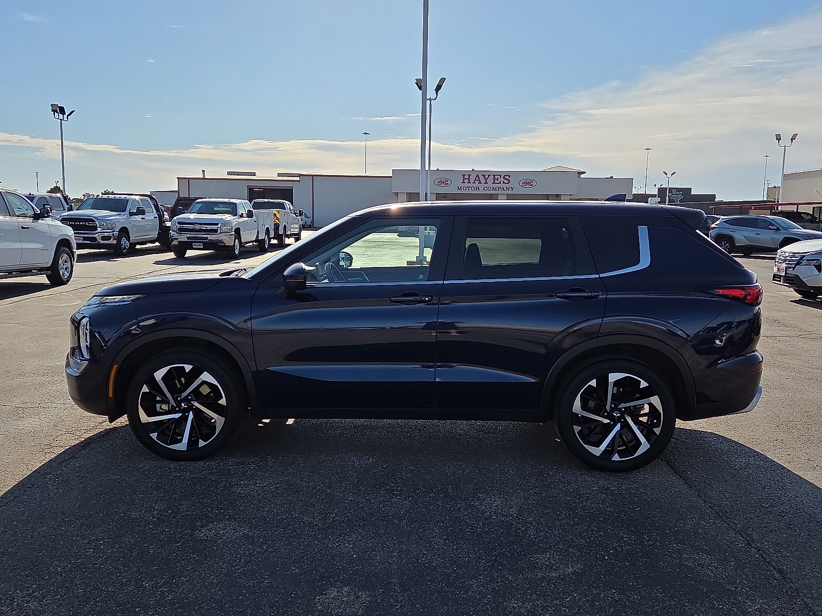 View Mitsubishi Outlander details