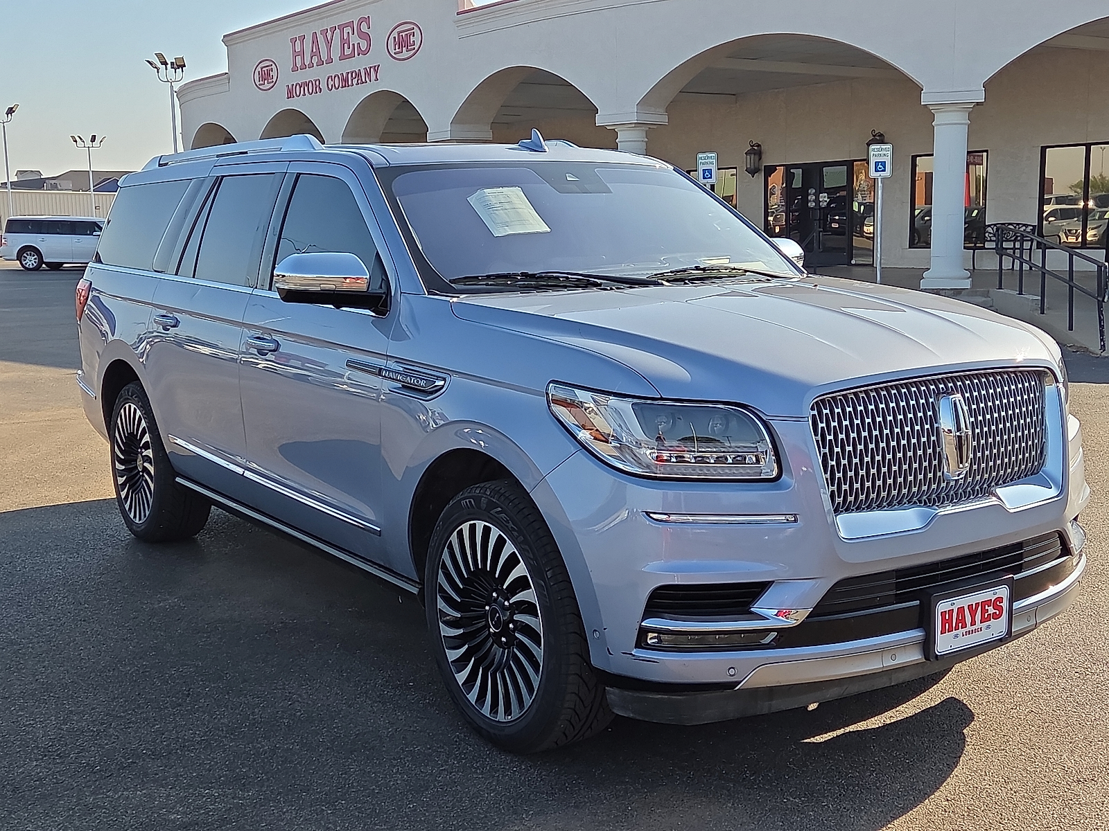 View Lincoln Navigator details
