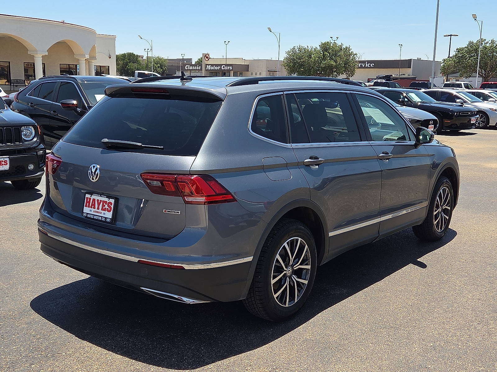 View Volkswagen Tiguan details
