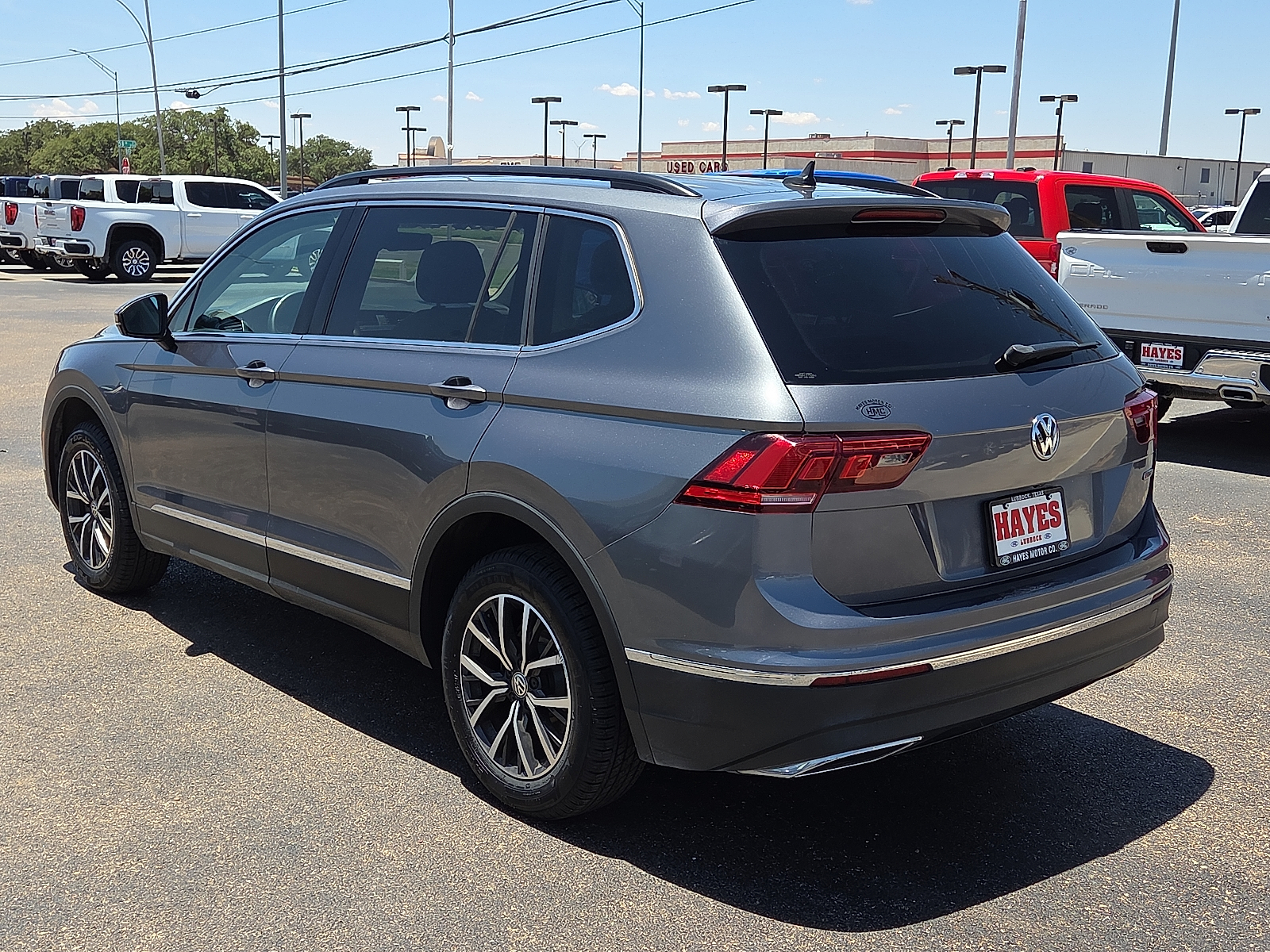 View Volkswagen Tiguan details
