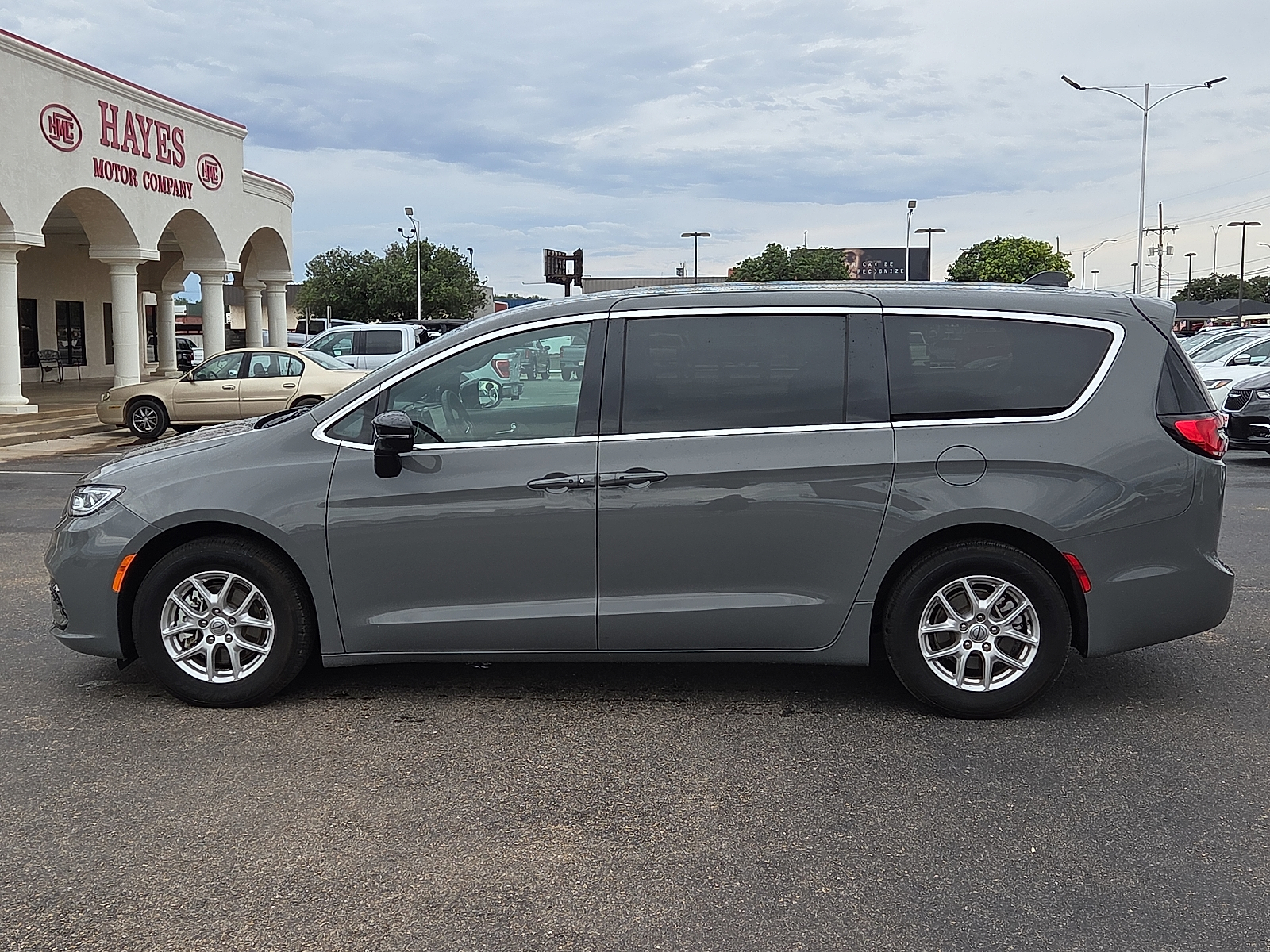View Chrysler Pacifica details