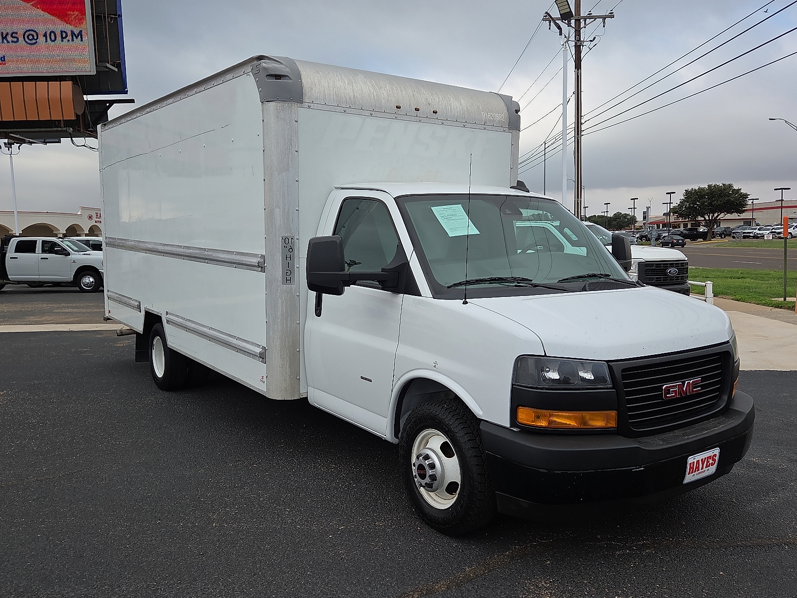 View GMC Savana Cutaway details