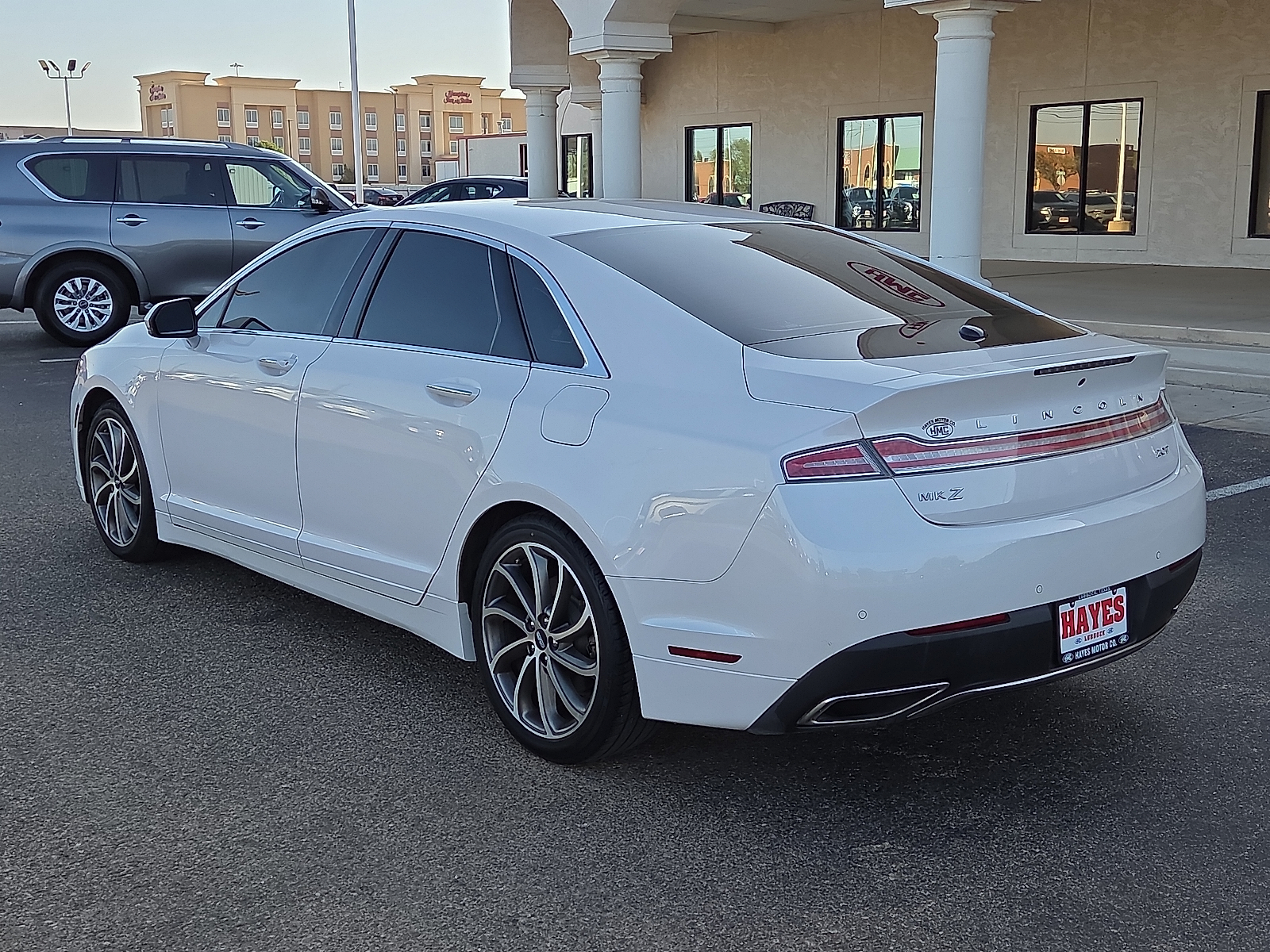 View Lincoln MKZ details