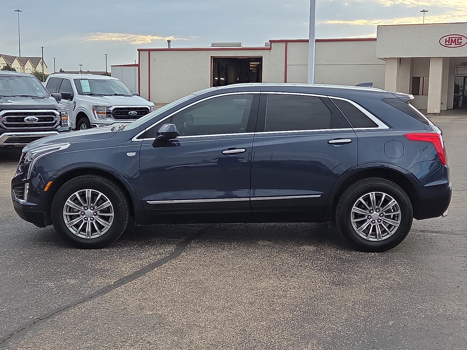 View Cadillac XT5 details