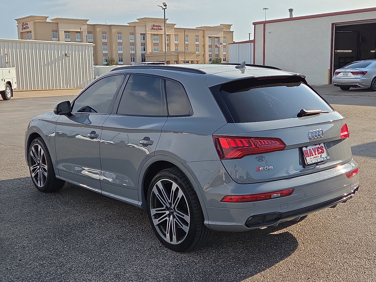 View Audi SQ5 details