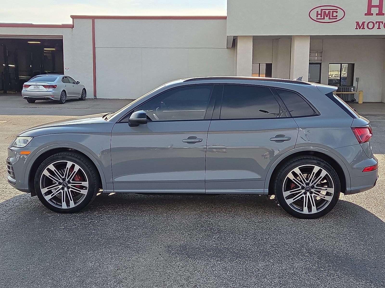 View Audi SQ5 details