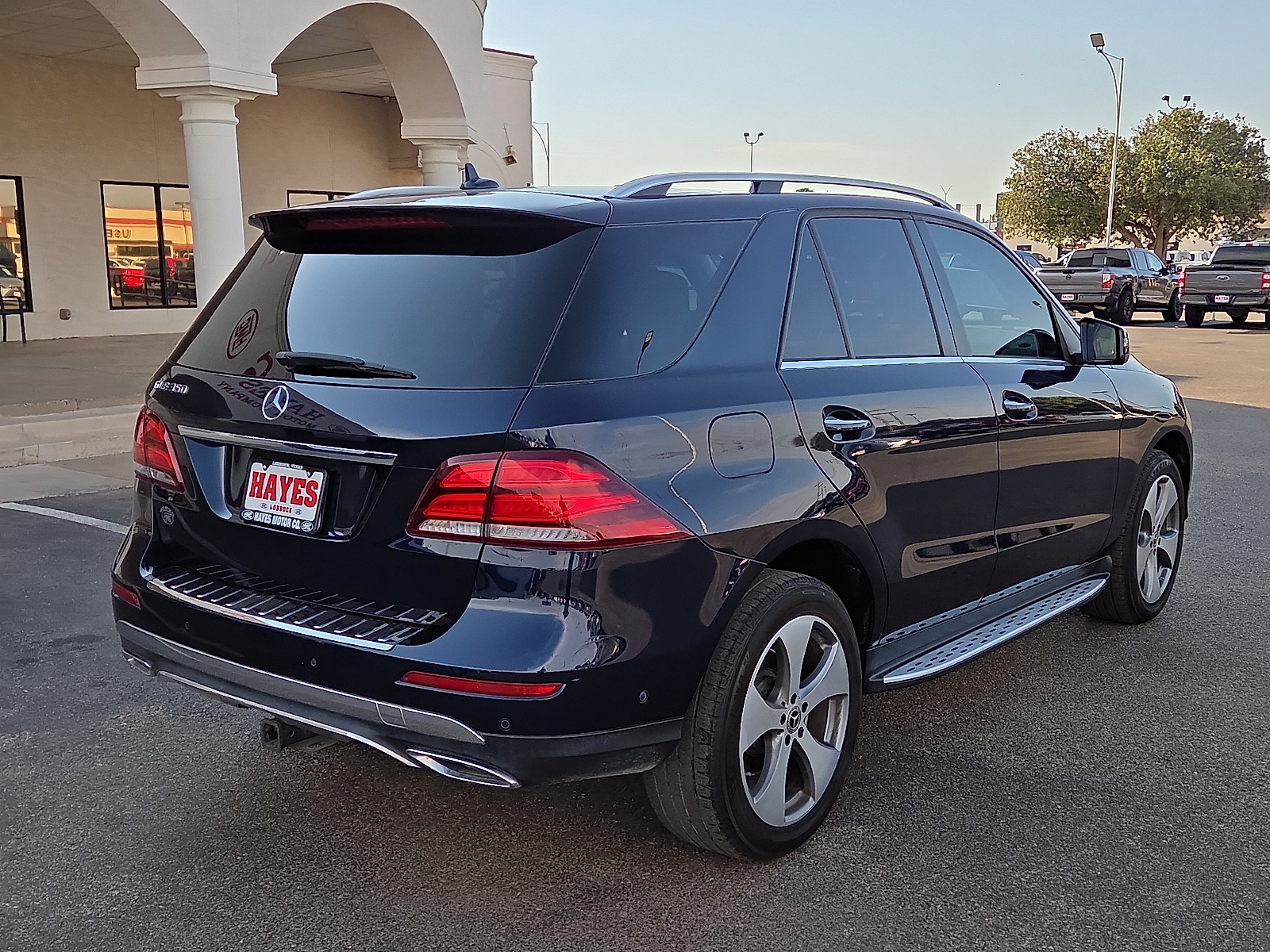 View Mercedes-Benz GLE 350 details