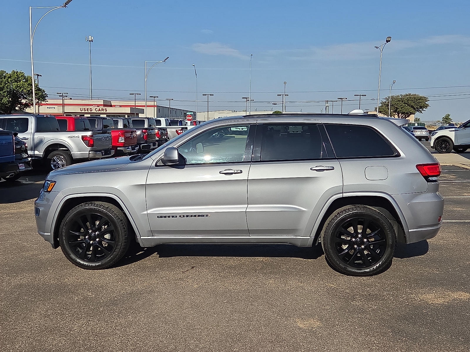 View Jeep Grand Cherokee details