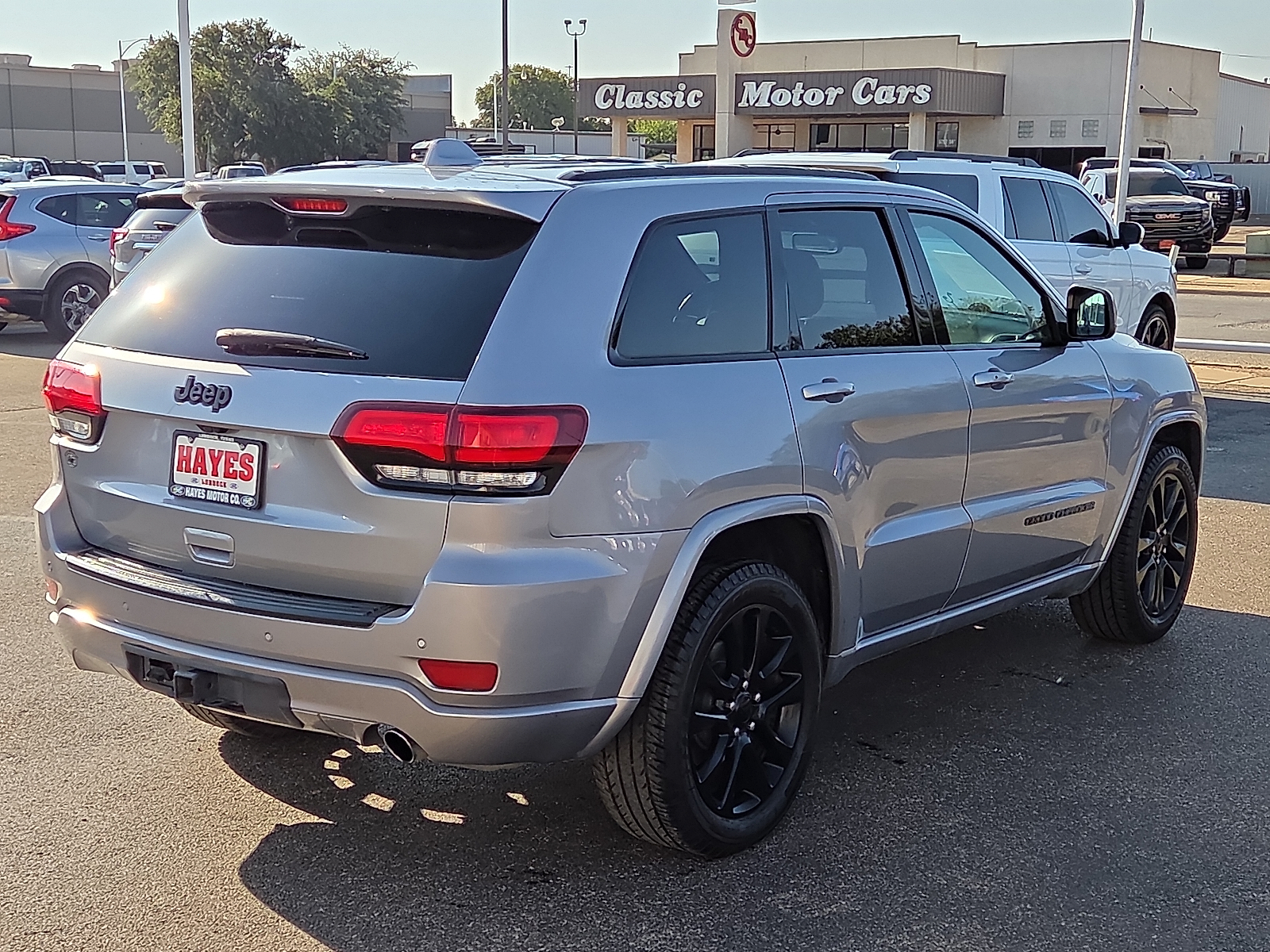 View Jeep Grand Cherokee details