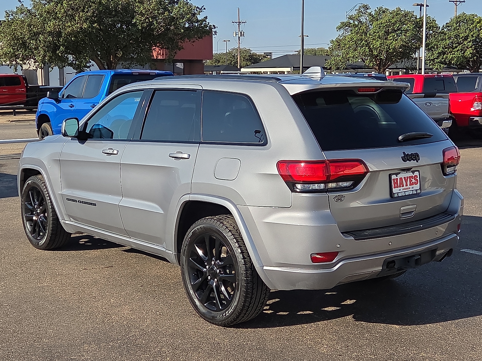 View Jeep Grand Cherokee details