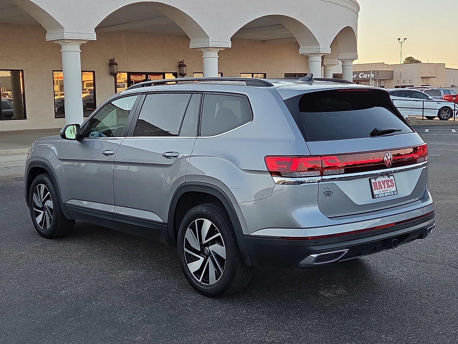 View Volkswagen Atlas details