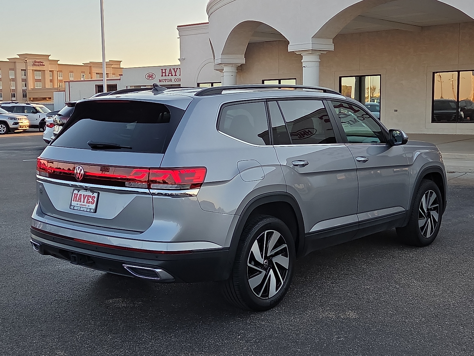 View Volkswagen Atlas details