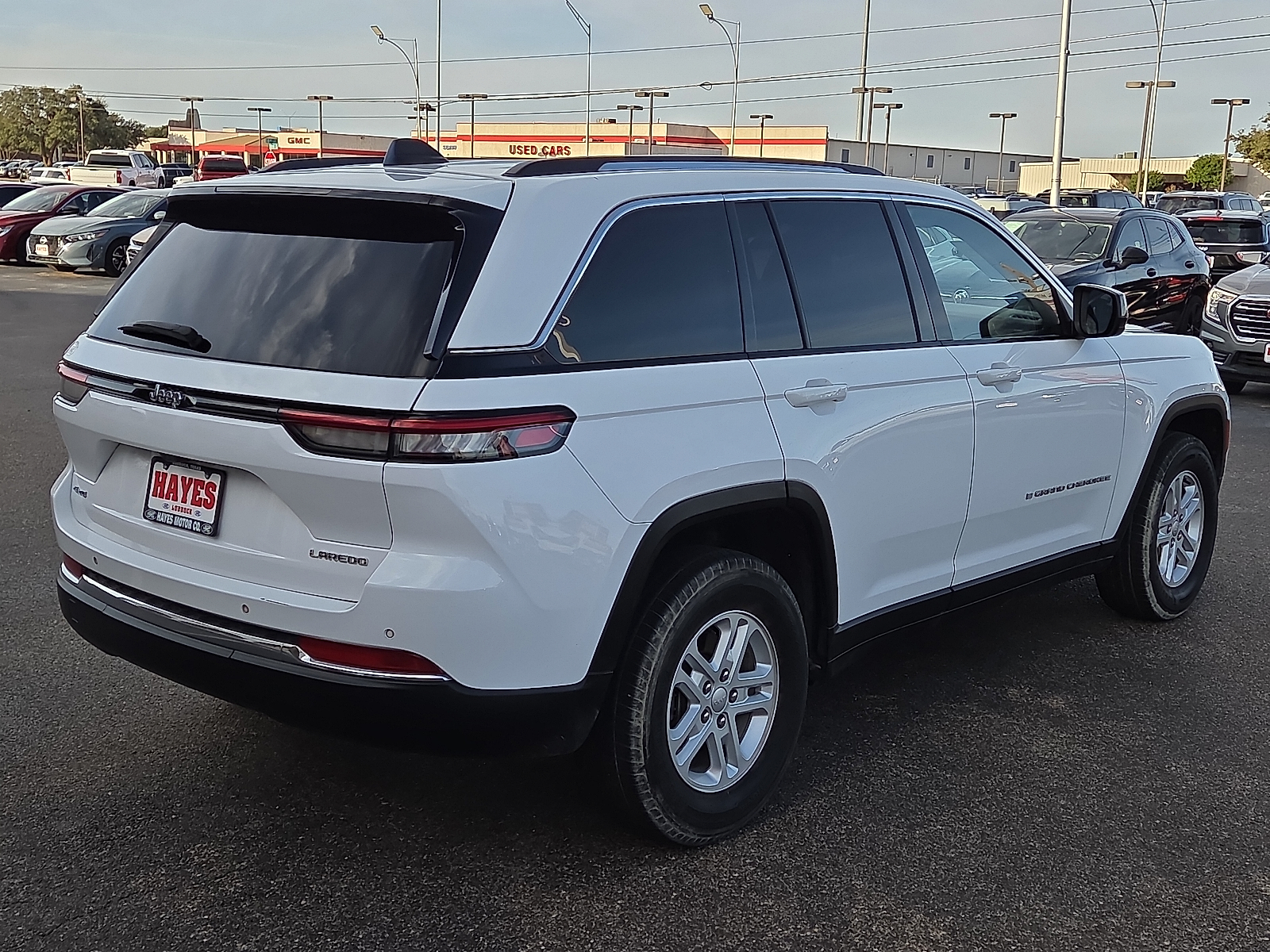 View Jeep Grand Cherokee details