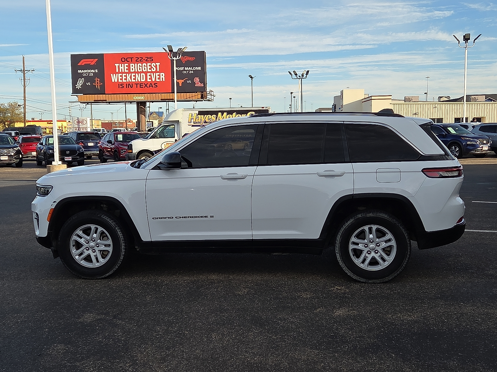 View Jeep Grand Cherokee details