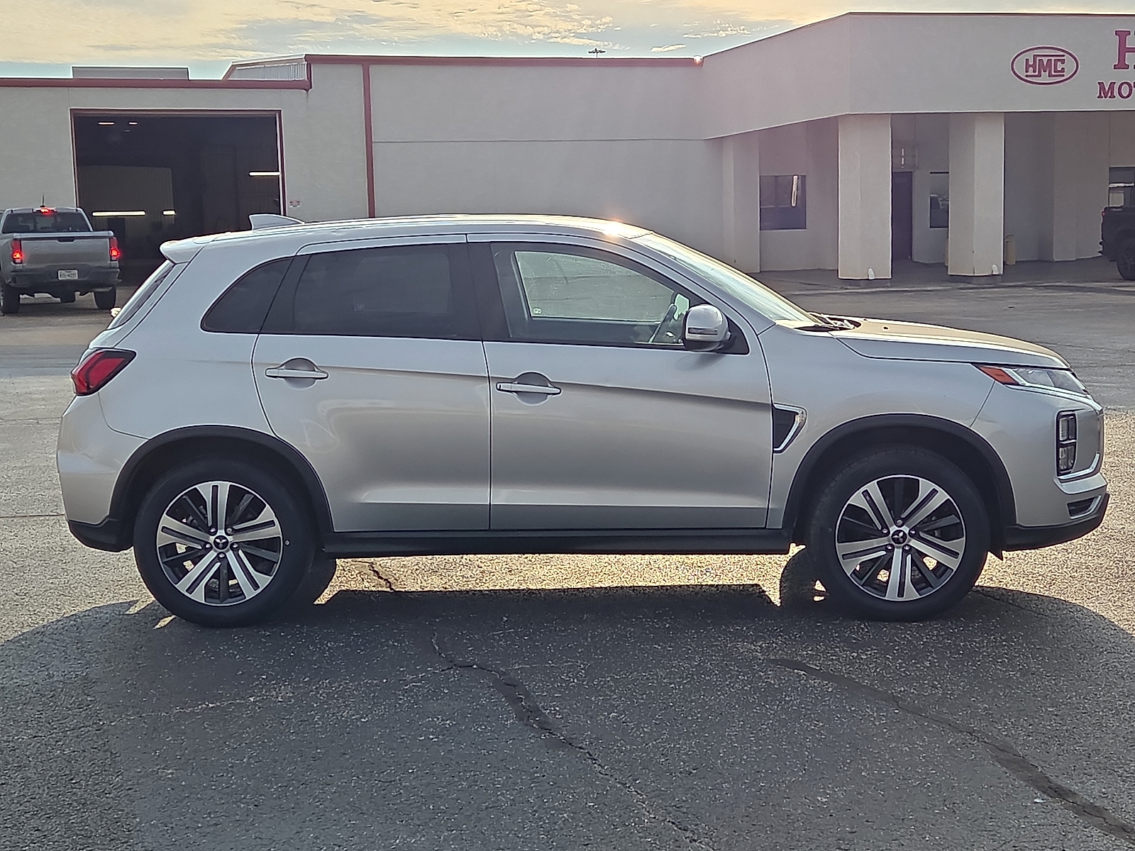 View Mitsubishi Outlander Sport details