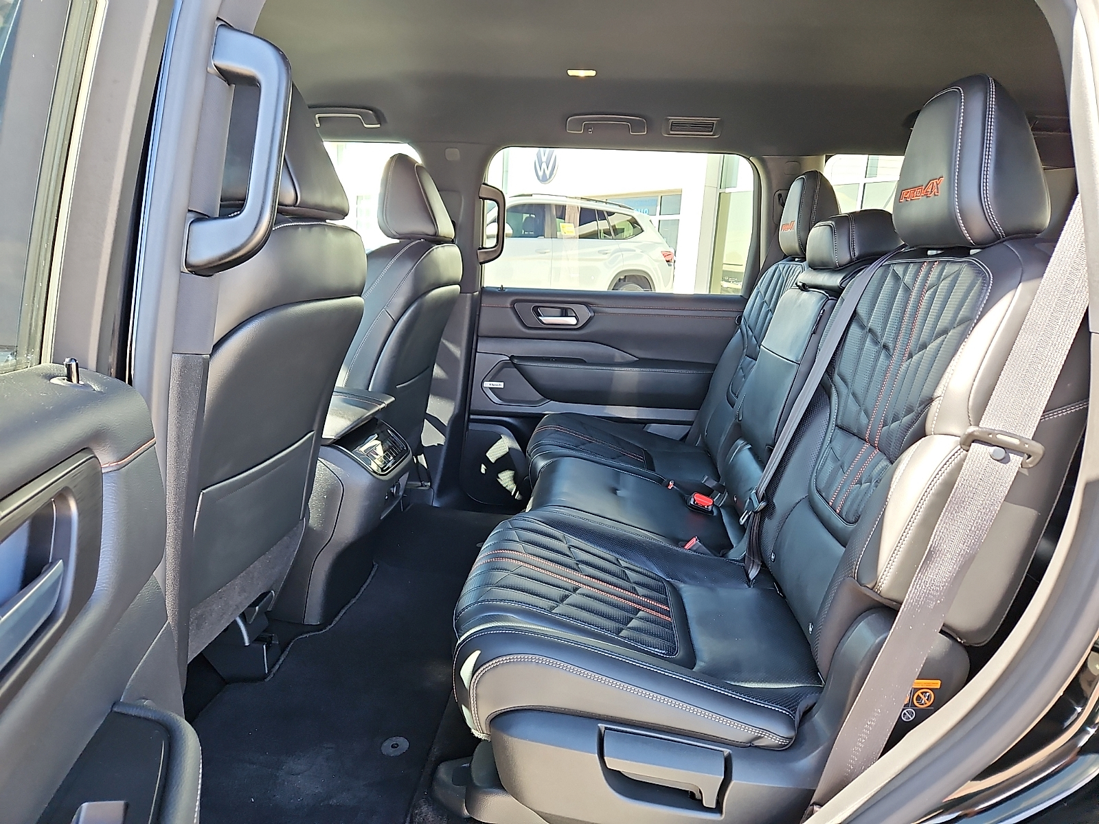 2025 Nissan Armada PRO-4X 4WD - 10