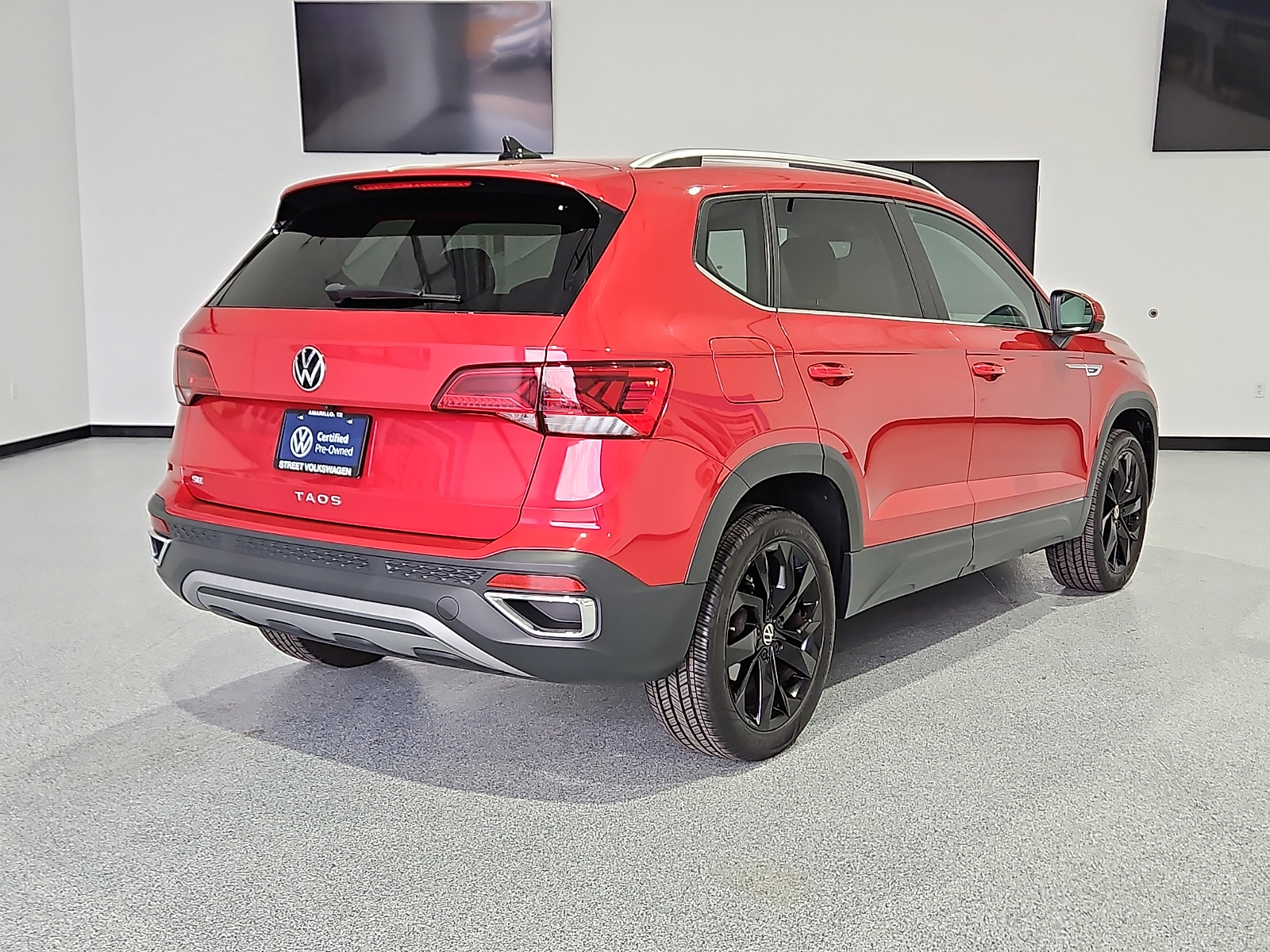 View vehicle photo 4