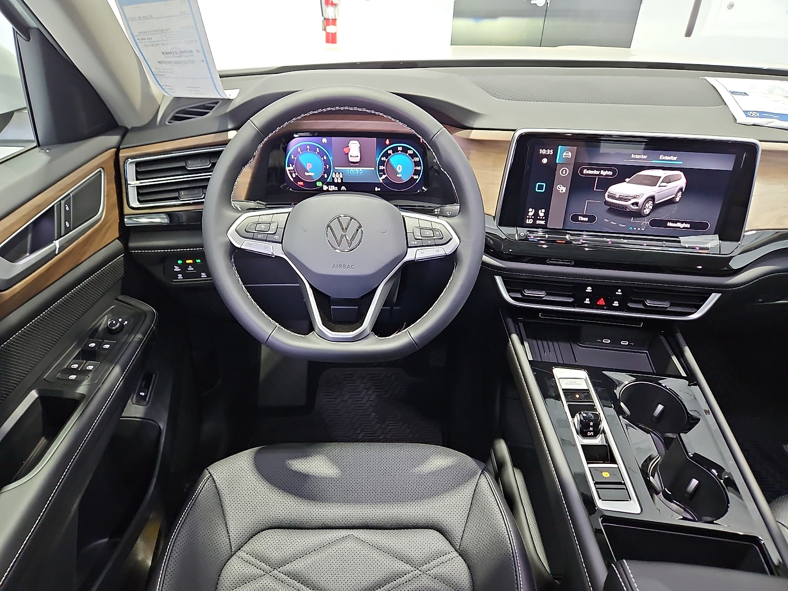 2026 Volkswagen Atlas SE with Technology - 9