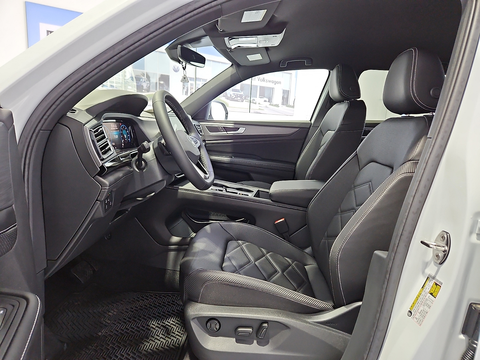 2026 Volkswagen Atlas Cross Sport SE - 9
