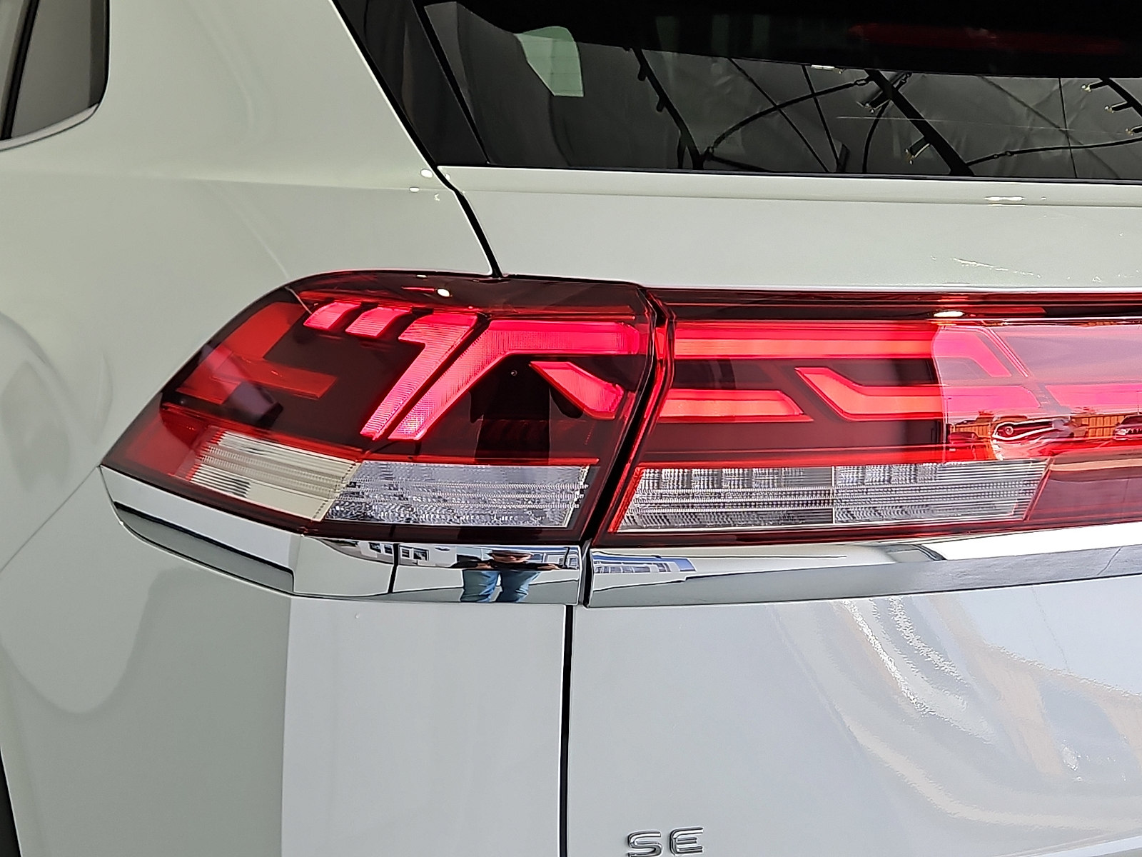 2026 Volkswagen Atlas Cross Sport SE - 5