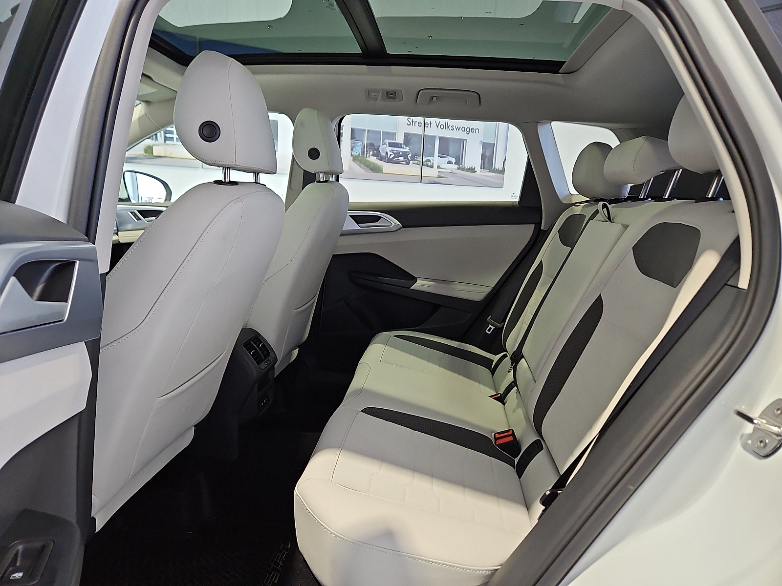 2026 Volkswagen Taos SE - 8