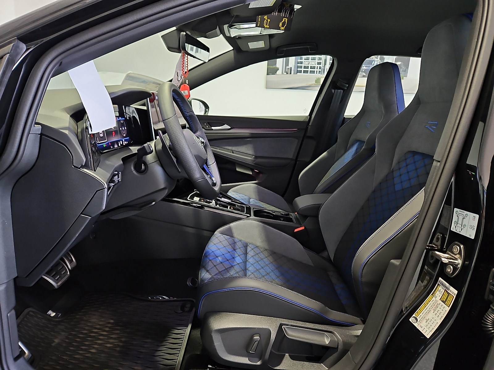 2026 Volkswagen Golf R - 11