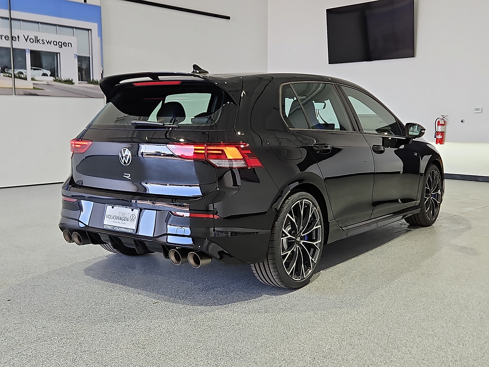 2026 Volkswagen Golf R - 2