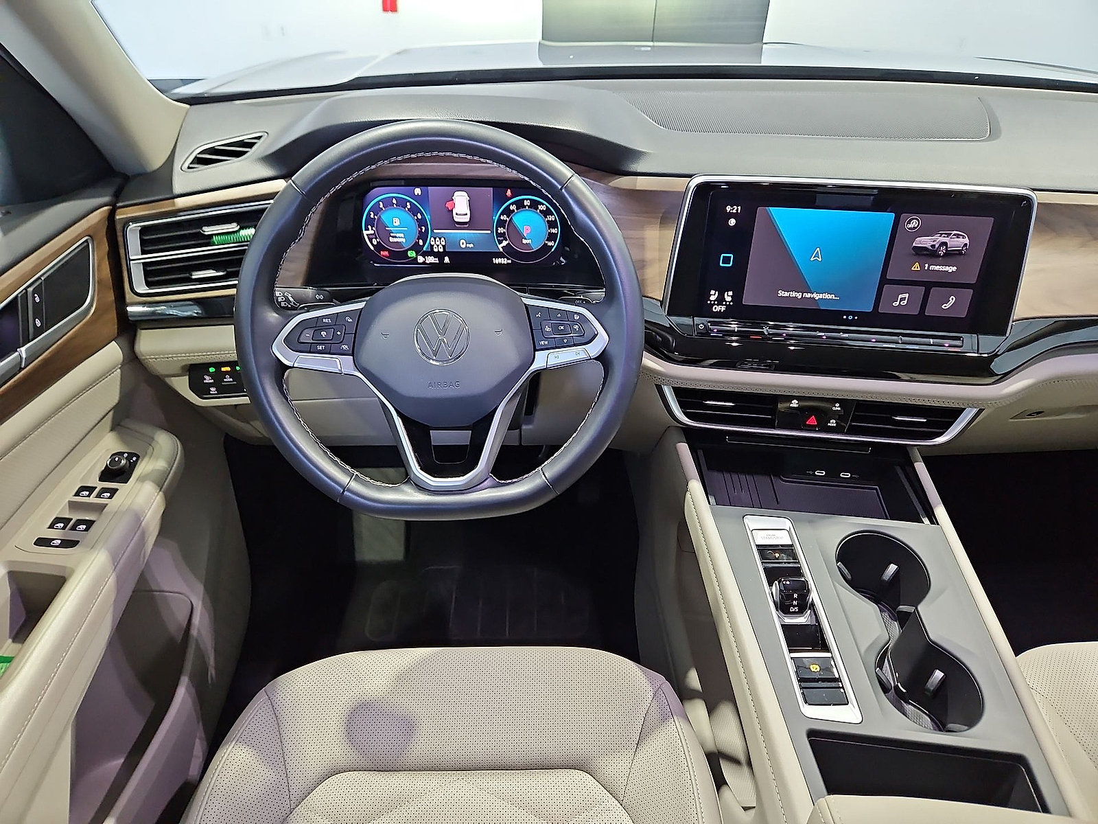 2025 Volkswagen Atlas photo 14 of 22