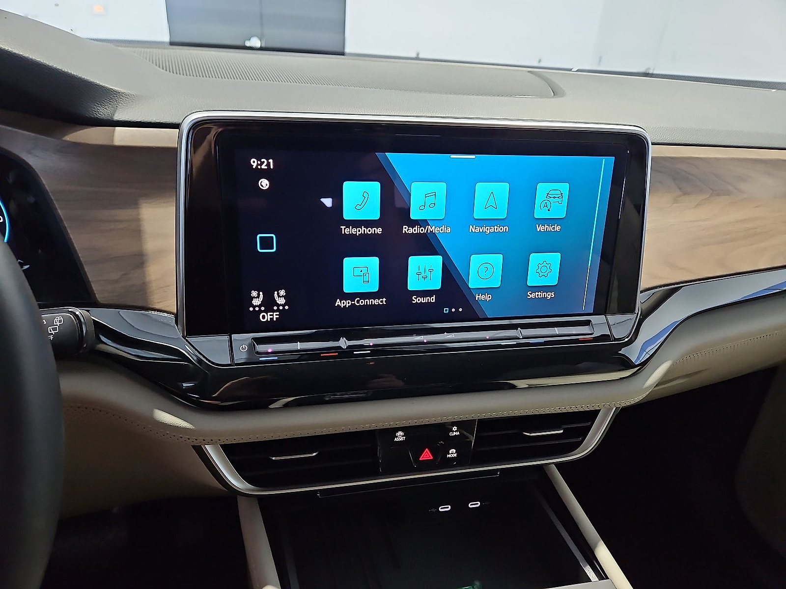 2025 Volkswagen Atlas photo 19 of 22