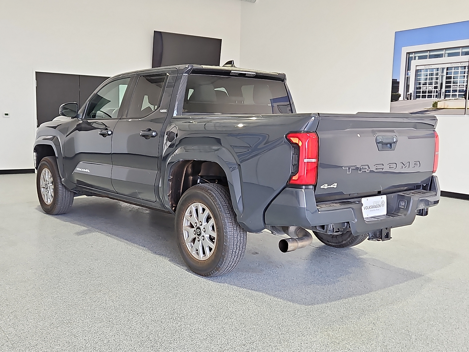 2024 Toyota Tacoma SR5 - 1