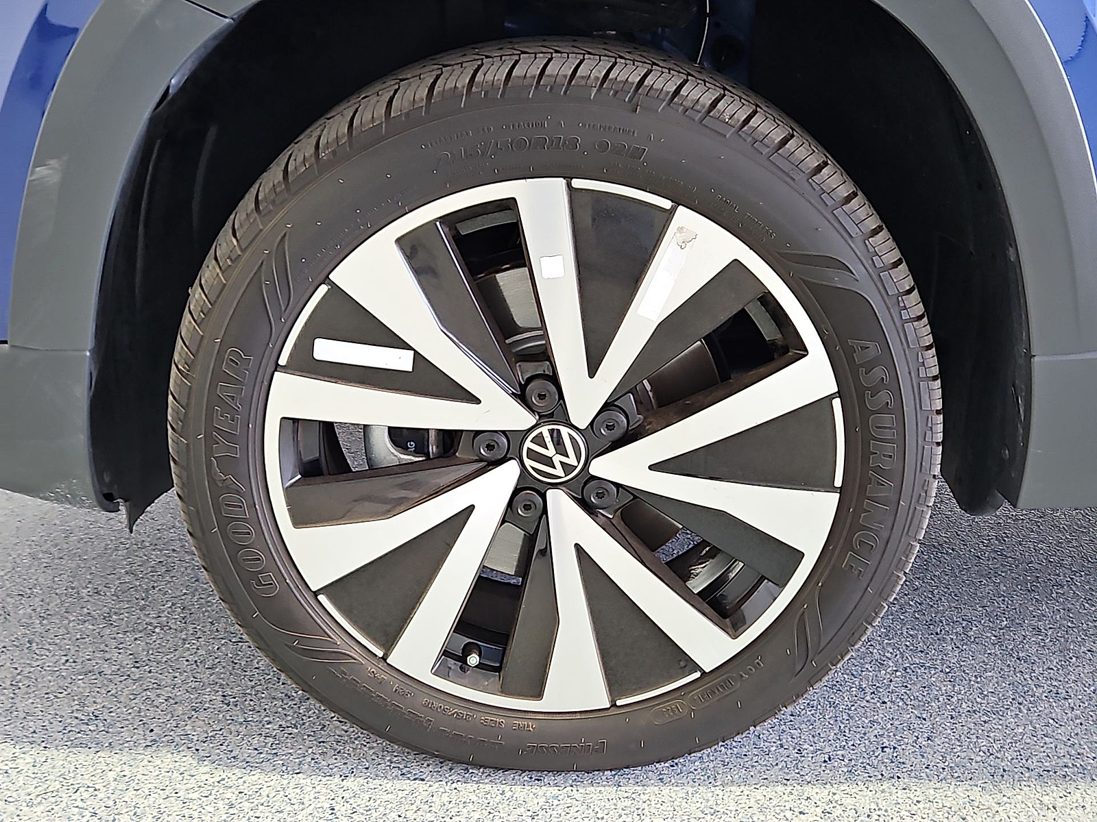 2023 Volkswagen Taos 1.5T SE Dusk Blue Metallic at Bobby Duby Motors