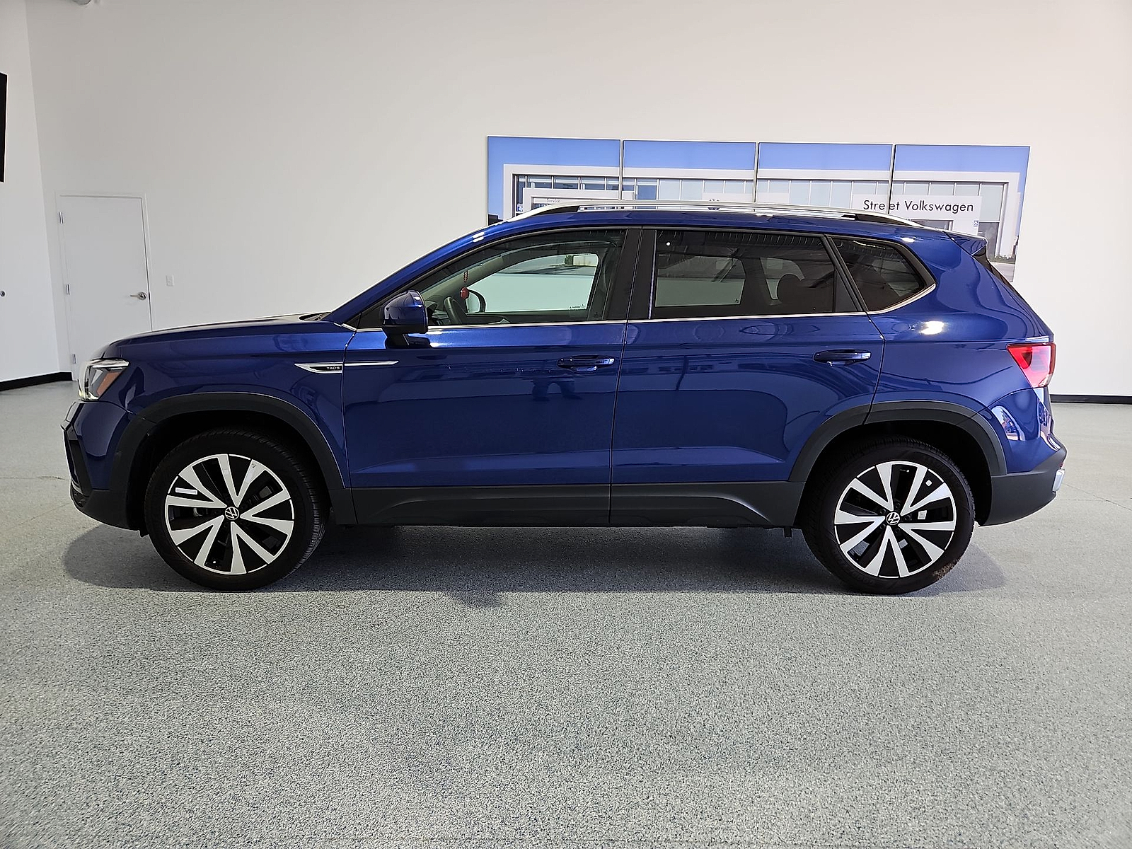 2023 Volkswagen Taos 1.5T SE Dusk Blue Metallic at Bobby Duby Motors