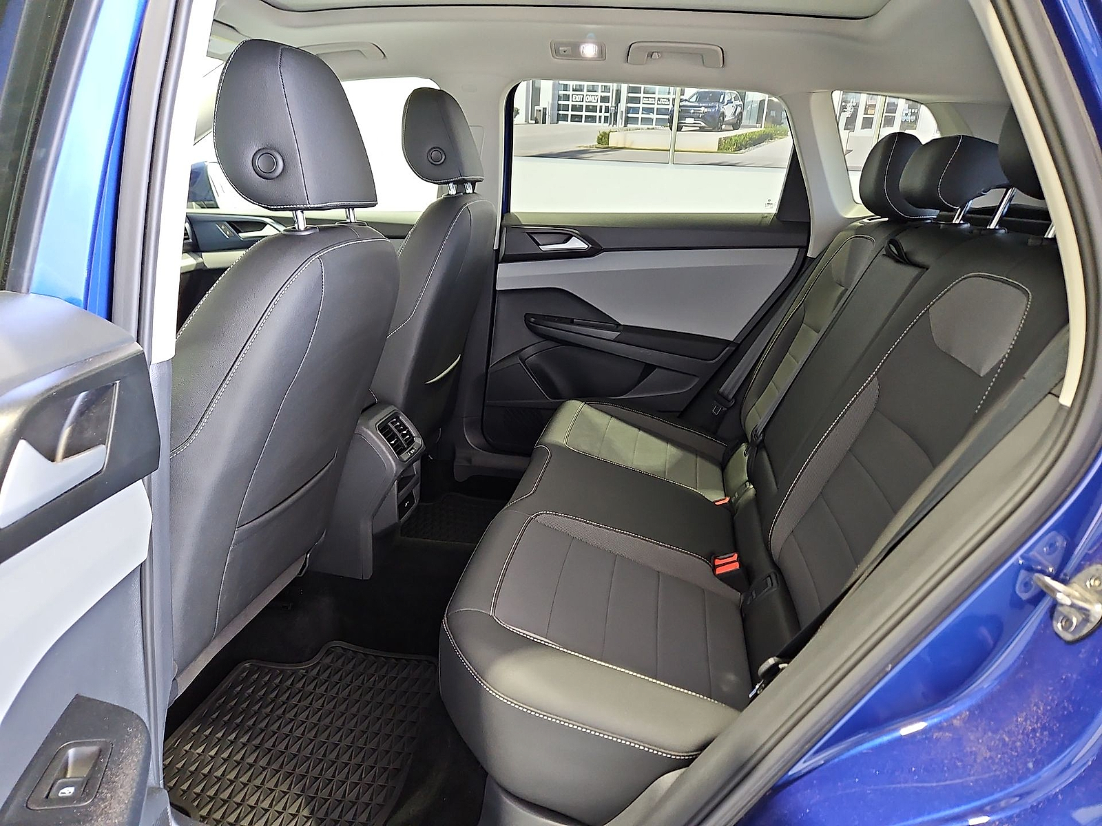 2023 Volkswagen Taos 1.5T SE Dusk Blue Metallic at Bobby Duby Motors