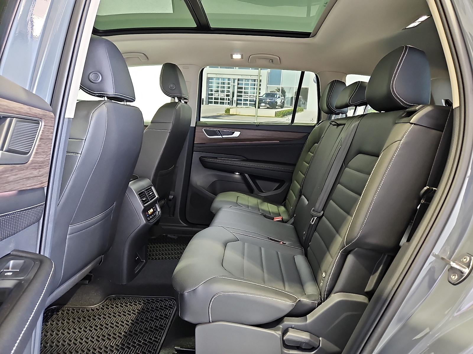 2026 Volkswagen Atlas SEL - 11