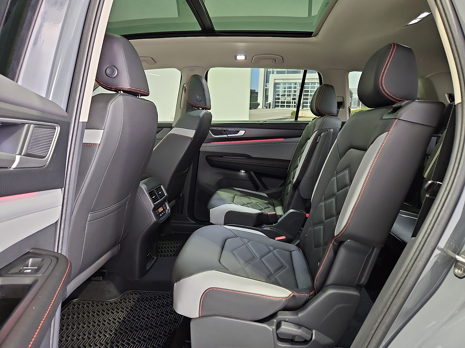 2026 Volkswagen Atlas Peak Edition - 9
