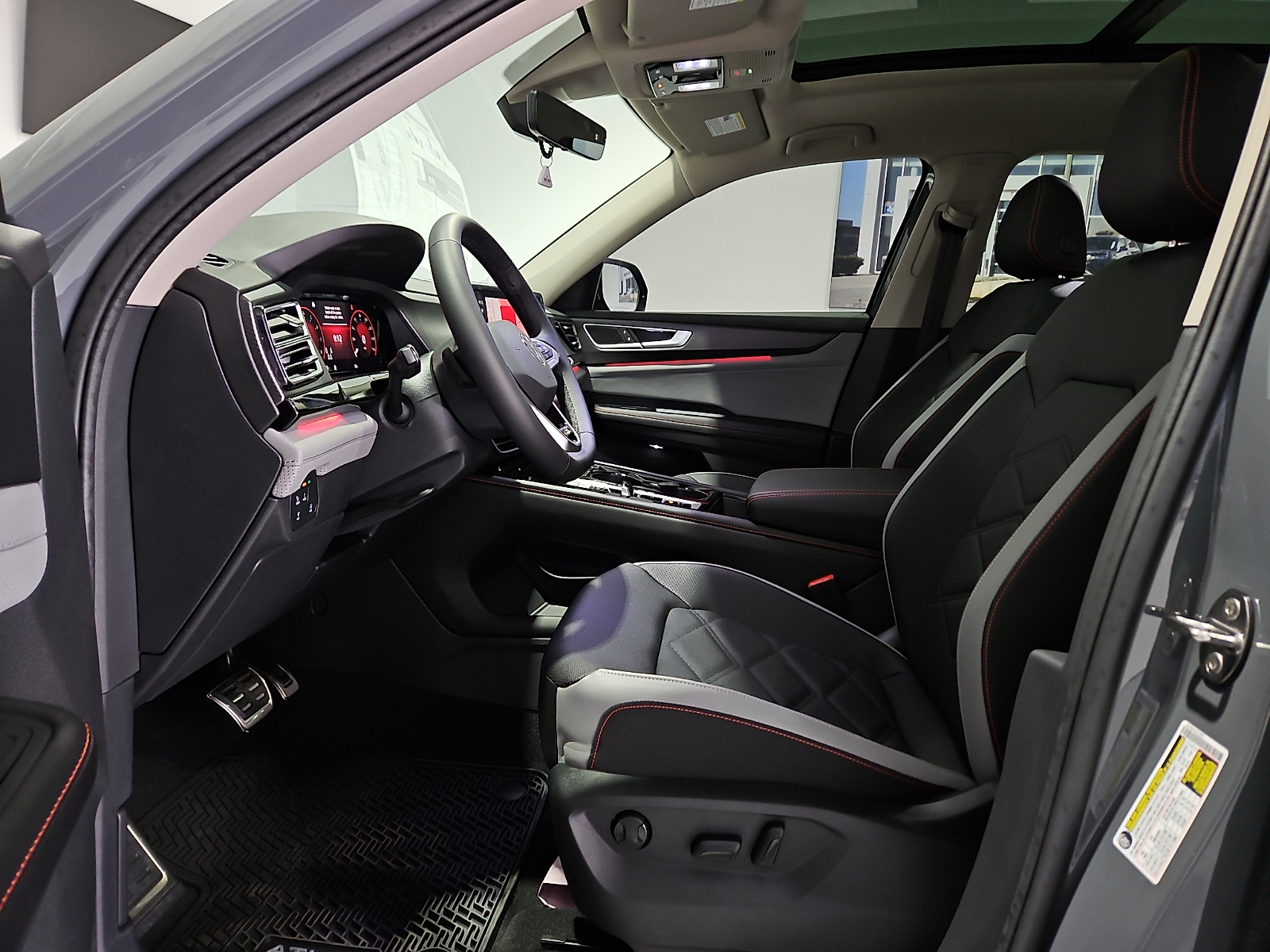 2026 Volkswagen Atlas Peak Edition - 10